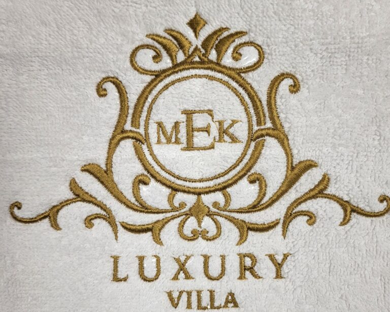strojni vez na ručniku Luxury Villa