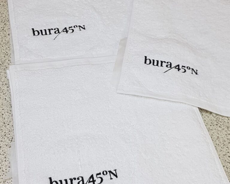 bura 45 strojni vez na ručniku